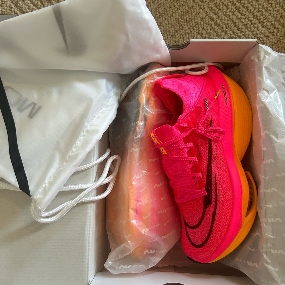 Nike alpha fly 2 women’s brand new